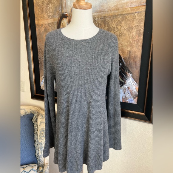 Saks Fifth Avenue Gray Cashmere Tunic Sweater Size M - Picture 1 of 6